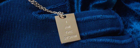 "I am the Storm" Anhänger an einer feingliedrigen Kette